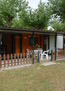 Imej utama Comfy Chalet With Terrace in an Area Near the sea