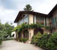 Others 6 Rustic Apartment in a Farmhouse in Camino-ombra