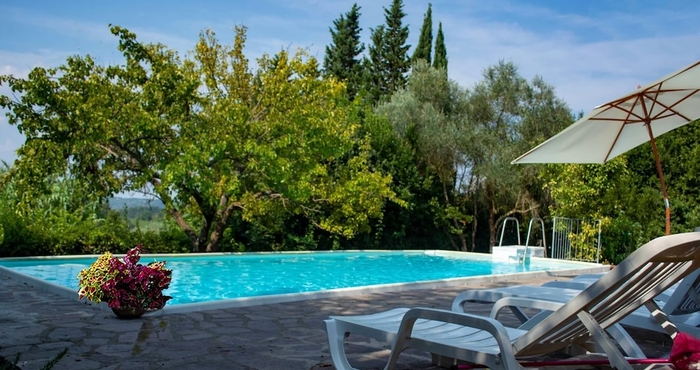 อื่นๆ Farmhouse in Large Garden With Private Pool on the Hills of Pisa