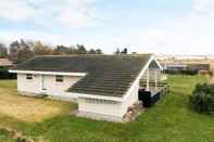 Others 9 Person Holiday Home in Millinge