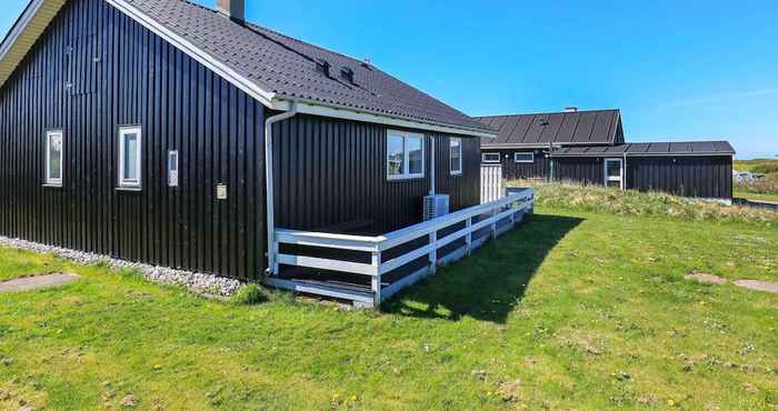 Lainnya 6 Person Holiday Home in Lokken