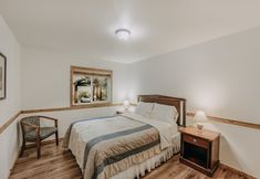 Others 4 Mt Baker Lodging Cabin 3 is a Very Large Cabin on Acreage