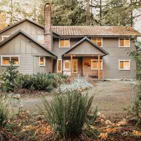 Primary image 1 Mt Baker Lodging Cabin 3 is a Very Large Cabin on Acreage, Whatcom County Hotels