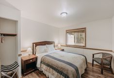 Others 5 Mt Baker Lodging Cabin 3 is a Very Large Cabin on Acreage