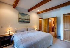 Others 3 Silver Lake #7 - Unsurpassed Lakefront Views From This Spectacular Pet-friendly