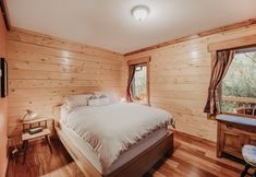 Others 2 Glacier Springs Cabin #21 - This Family Home Says Cabin in the Country!