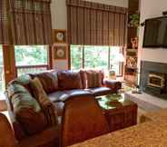 อื่นๆ 7 Snowater Condo Story Condo With Wifi- Sleeps 4 - Beautifully Decorated