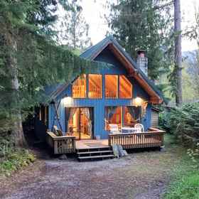 Primary image 1 Mt Baker Rim Cabin #53 - A Cozy Cabin With a Open Fire Place and Outdoor hot tub, Whatcom County Hotels