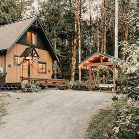 Primary image 1 Mt Baker Lodging - Cabin 67 - Private 2-story Cabin With a Private hot tub, Whatcom County Hotels