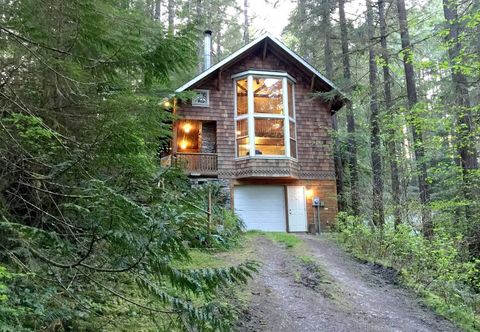 Others Snowline Cabin #25 A Country-style pet Friendly Cabin With hot tub and Wifi!