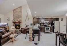 อื่นๆ 7 Glacier Springs Cabin 89 Cedar and Log Cabin Close to Skiing and Hiking