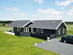 Others 8 Person Holiday Home in Lokken