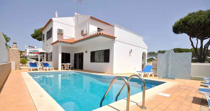 Khác Spacious 4 Bedroom Villa Located in its own Grounds, With Private Pool and Bbq