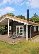 Imej utama Stylish Holiday Home in Føllenslev near Sea