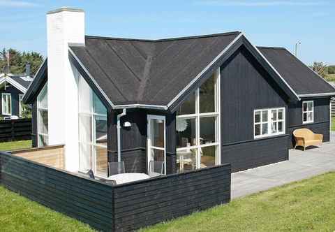 Lainnya 6 Person Holiday Home in Lokken