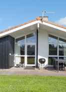 Imej utama 10 Person Holiday Home in Lokken