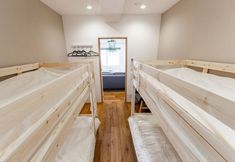 Khác 3 The East Avenue