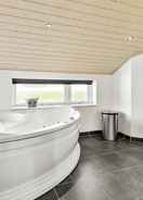 Spa treatment 6 Person Holiday Home in Hadsund