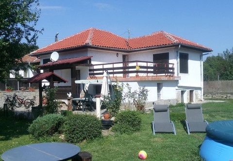 Others Three Bedroom House With Garden Only 10 km From Veliko Tarnovo