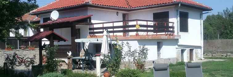 Others Three Bedroom House With Garden Only 10 km From Veliko Tarnovo