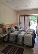 Imej utama Cozy Triple Room With King Sized bed and Single Bed, Near Bloemfontein