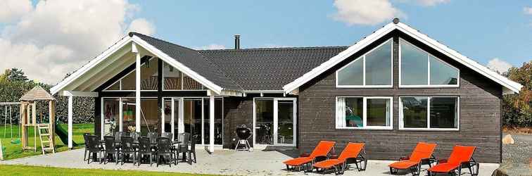 Lainnya 16 Person Holiday Home in Bogense