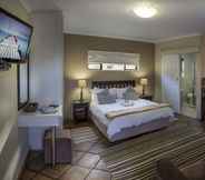 อื่นๆ 7 Cozy Guest Room With Double Bed, Sofa bed and Kitchen, Near Port Elizabeth