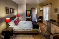 Others Luxury Room, Double Bed and Sleeper Couch max 4 Guests, Near Port Elizabeth
