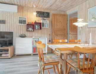 Others 2 6 Person Holiday Home in Aakirkeby