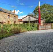 Lainnya 3 Quaint Holiday Home in La Roche-en-ardenne With Garden