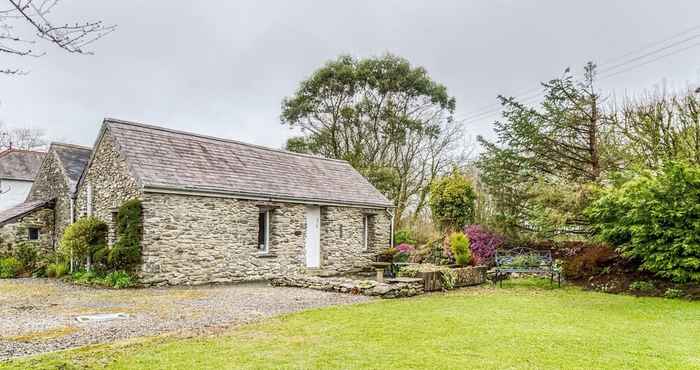 Lainnya Secluded Holiday Home in Ceredigion With Garden