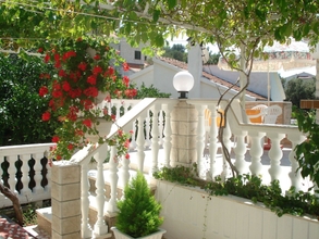 Others 4 Neat Apartment in Vinisce With Magnificent sea and Beach Within Walking Distance