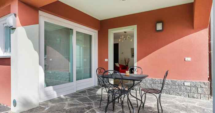 Others Nice Apartment in a Villa With Three Apartments, With Private Porch and Garden