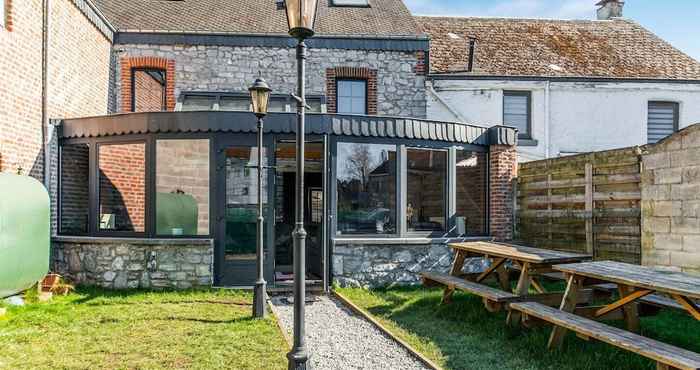 Lainnya Stone Cottage with Sauna & Hot Tub near Cave of Lorette in Rochefort