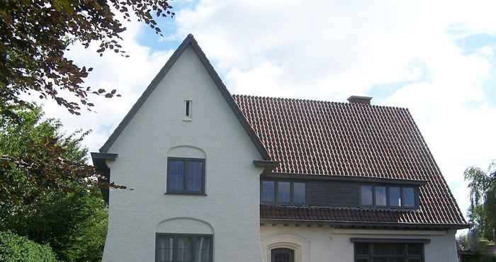 Others Classic Mansion in Poperinge With Fenced Garden