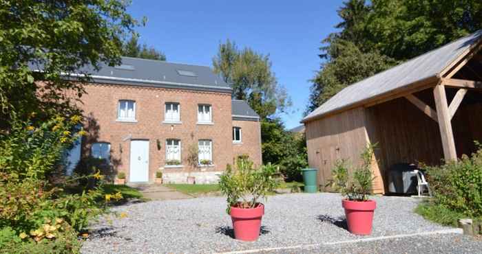 Others Pleasant Holiday Home With Garden in Ciney
