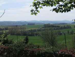 Khác 4 Traditional Holiday Home in Lissendorf Eifel With Terrace