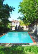 Imej utama Old Estate With all Adorable Holiday Houses in the Wooded Hills With Shared Pool