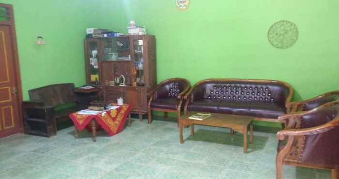 Others Adji Homestay - Hostel