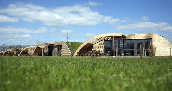 Lainnya Ecological Bungalow With a Decorative Fireplace, on a Farm