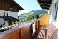 Lainnya Cozy Holiday Home on Slopes in Maria Alm