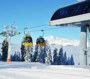 Lainnya 3 Cozy Holiday Home on Slopes in Maria Alm