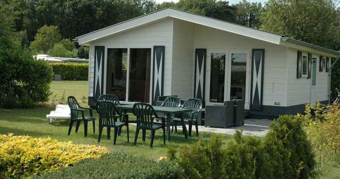 Lain-lain Well-furnished Chalet Near the Loonse and Drunense Duinen