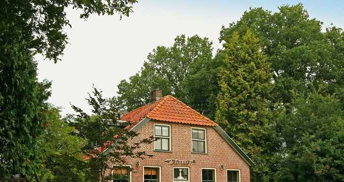 Lainnya Secluded Farmhouse in Balkbrug with Hot Tub