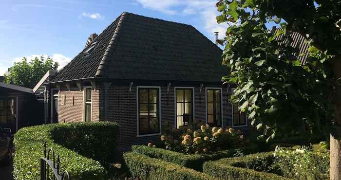 Others Pleasant Holiday Home in Grootschermer With Garden