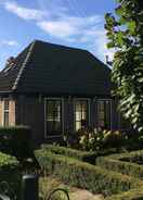 Imej utama Pleasant Holiday Home in Grootschermer With Garden