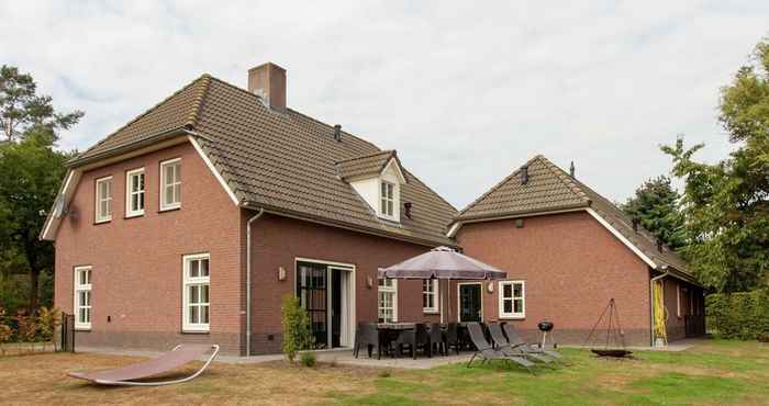 Lainnya Stylish Holiday Home in Leende With Terrace