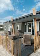 Imej utama Modern Chalet With a Large Garden and Lots of Privacy, in Noordwijk