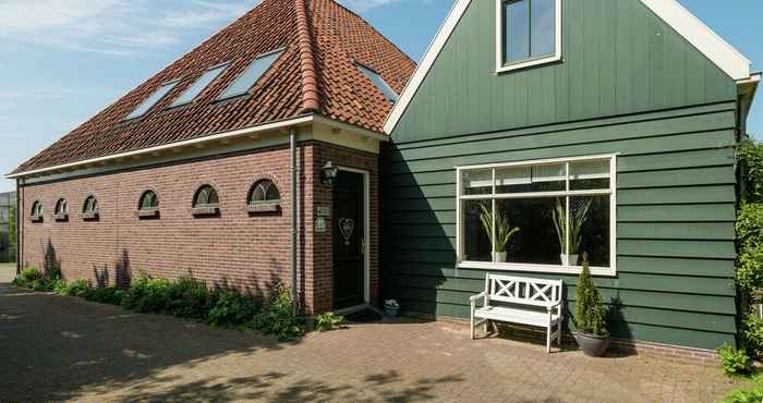 Lainnya Inviting Holiday Home in Zuidoostbeemster near Center & Forest