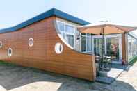 Others Modern Holiday Home With Conservatory at 200m From the Beach